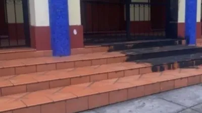 Arrojan una bomba molotov a una iglesia en Rosario