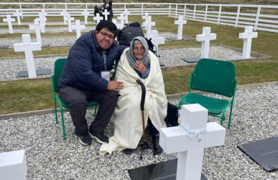 Villa Ángela: madre de 93 años visitó la tumba de su hijo en Malvinas