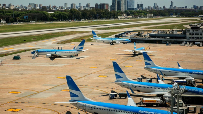 Argentina debe pagar casi 400 millones de dólares por la nacionalización de Aerolíneas