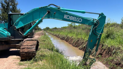 Sáenz Peña avanza con la limpieza de canales troncales de la ciudad