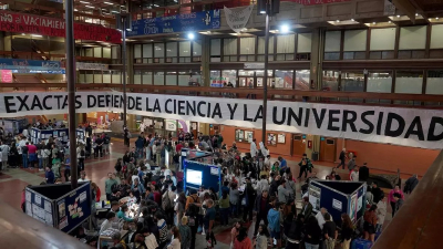 Se multiplican las renuncias de docentes universitarios por los bajos salarios y la falta de fondos para investigar