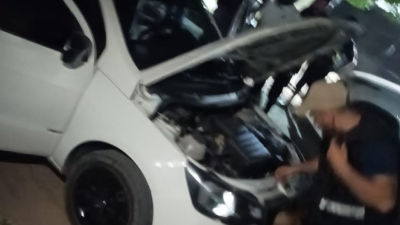 Detienen a un automovilista con casi un kilo de marihuana