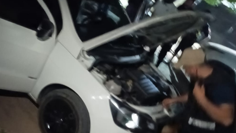 Detienen a un automovilista con casi un kilo de marihuana