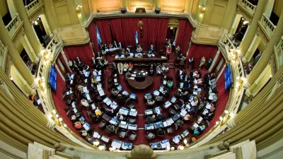 Senado: sin aumento, pero con "aguinaldo" de $2,5 millones en enero
