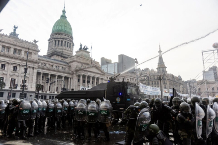 represión4.jpg