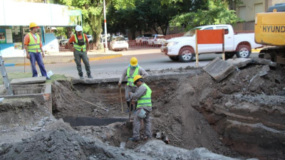 Se hundió el pavimento en la esquina de avenida Wilde y Marcelo T. de Alvear