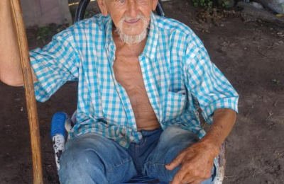 Apelan a la solidaridad para ayudar a un hombre de 85 años que vive en condiciones indignas