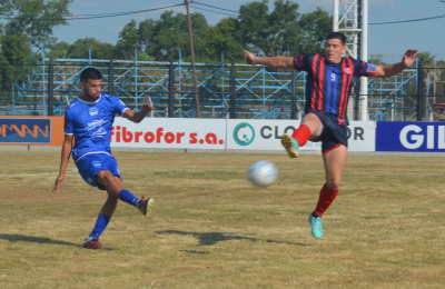 Villa Alvear tiene que hacer el partido perfecto para lograr el pasaje