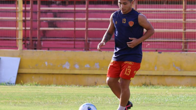Sarmiento, a Posadas con una sola variante