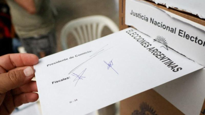 Presentan las boletas que estarán en el cuarto oscuro