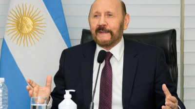 Insfrán desafía a Cristina, desdobla elecciones y reúne al Congreso del PJ