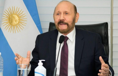 Insfrán desafía a Cristina, desdobla elecciones y reúne al Congreso del PJ