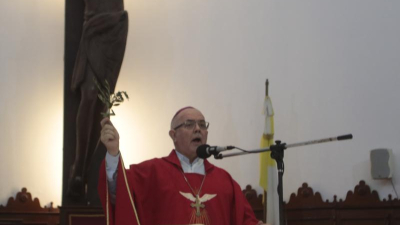La familia católica celebra las Pascuas de Resurrección