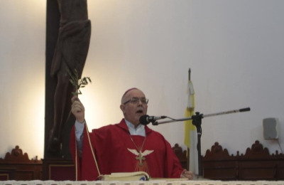 La familia católica celebra las Pascuas de Resurrección