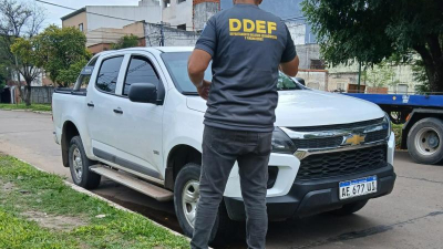 Camionetas, algo de dinero, dispositivos y documentación