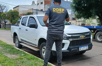 Camionetas, algo de dinero, dispositivos y documentación