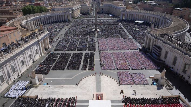 Luego de un multitudinario funeral, el papa Francisco ya descansa en la basílica de Santa María la Mayor