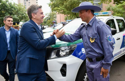 Gobierno entregó noventa vehículos para la seguridad de los chaqueños