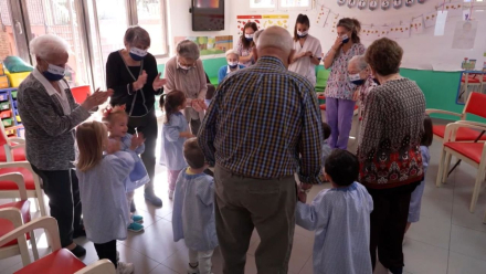 adultos mmayores y niños.jpg