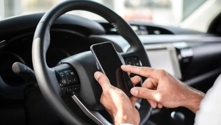 Para llegar a fin de mes, algunos doctorados y posdoctorados recurren a manejar taxis de plataformas digitales.jpg