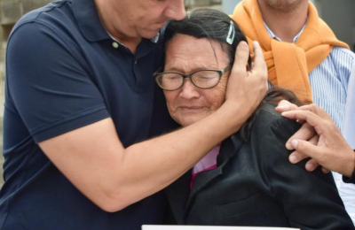 Zdero entregó viviendas a familias de Fontana
