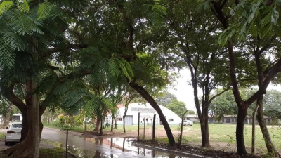 Sobrevivir en Villa Don Enrique con aguas servidas, sin colectivos, oscuridad y delincuencia