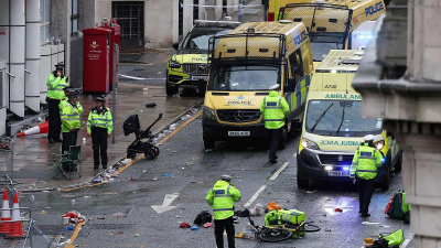 Un hombre atropelló a una multitud de hinchas del Liverpool que festejaban el título