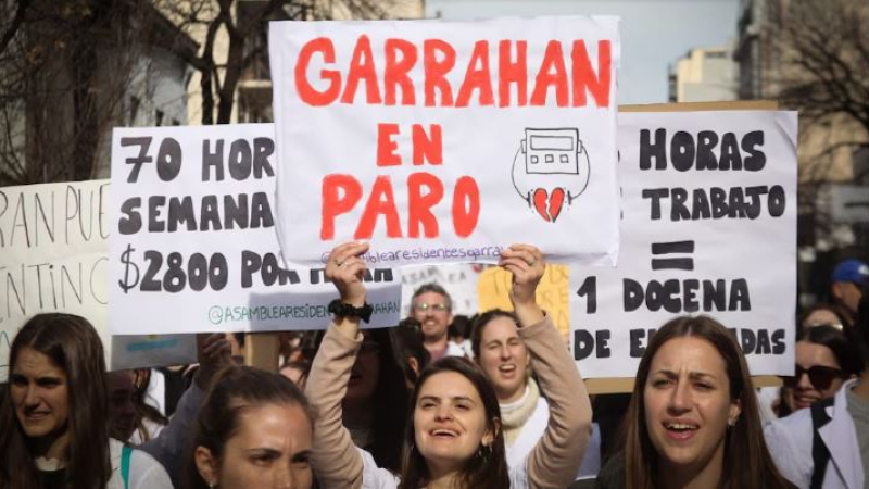 Las autoridades del Garrahan confirmaron el aumento y les pidieron a los residentes que retomen sus funciones