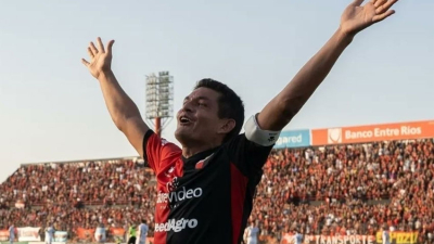 El Pulga Rodríguez anunció su retiro del fútbol y planea su partido despedida