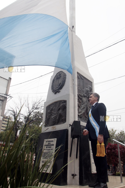 dia de la bandera mastil 1.jpg