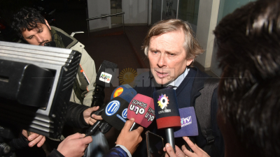 Briend: "Esperamos que el 8 sea la última audiencia y podamos avanzar a la próxima etapa"