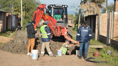 Tramo final de la extensión de red de agua en barrios San Antonio y Edison