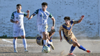 En el clásico portuario, Defensores se lo empató en el final a Orione