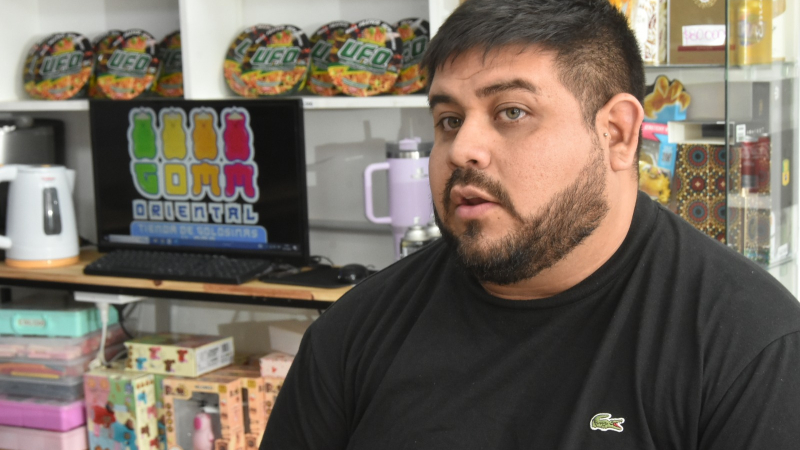 El emprendimiento chaqueño que vende golosinas del mundo y nació de una crisis