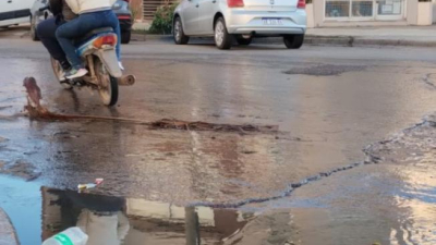 Cansados de los olores cloacales, vecinos presentaron demanda contra Sameep