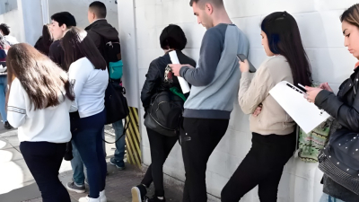 Solo el 15% de los jóvenes de 18 a 24 años tiene empleo registrado