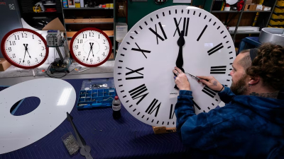 En qué consiste el proyecto que propone cambiar el horario actual de Argentina