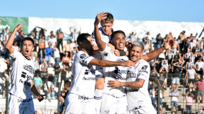 Obregón y Díaz Chaves se meten en el once de For Ever