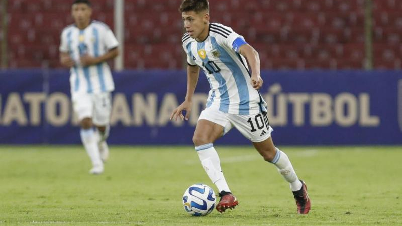 Echeverri insistió pero Leverkusen no lo autoriza a jugar el Mundial