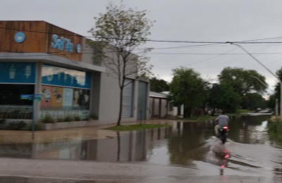 El agua también complicó en el interior: Tres Isletas fue la más afectada