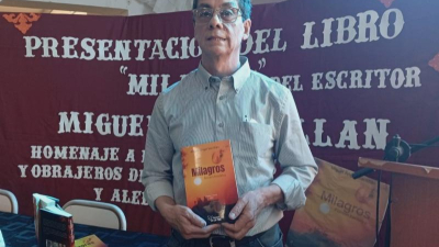 Miguel Santillán presentó su libro "Milagros"