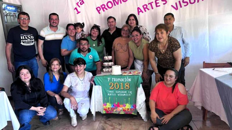 Reencuentro de la primera promoción de artes visuales en Las Garcitas