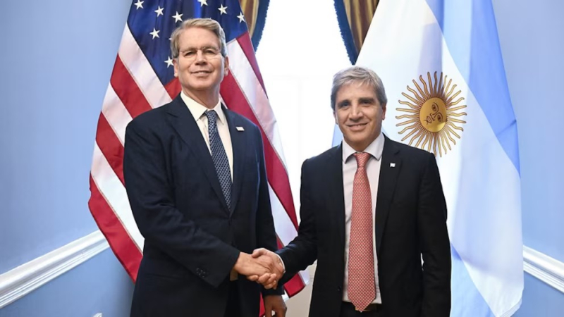 EEUU al rescate de Milei: compra directa de pesos y un swap de US$20.000 millones