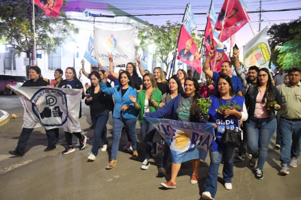 Caminata de los candidatos del FdV (2).jpeg