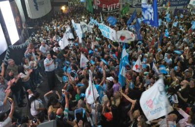 Capitanich cerró la campaña y pidió votar con "el bolsillo"