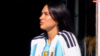 Dua Lipa estuvo en La Bombonera para el Superclásico