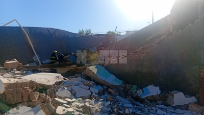 Derrumbe en pleno centro de General San Martín: un muerto