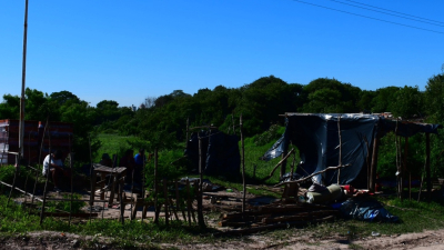 Retiraron dos viviendas precarias que las habían instalado de manera ilegal