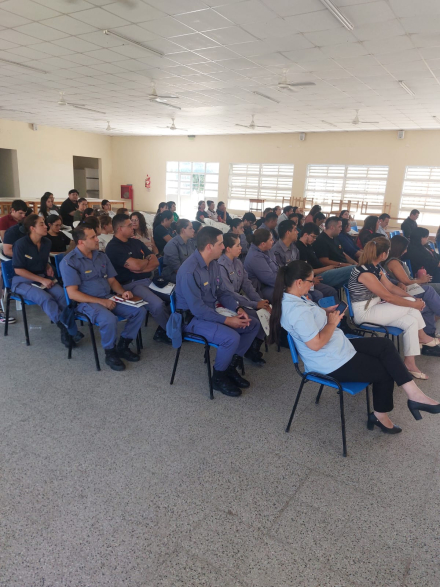 Capacitación de la Secretaría de la Mujer en Laguna Blanca (5).jpeg