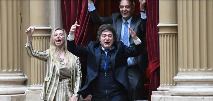 Milei y hermana.JPG